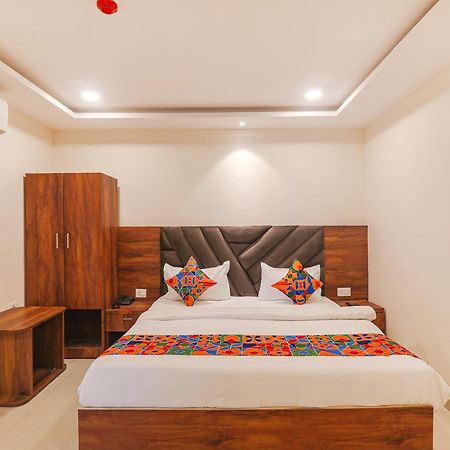 Fabhotel Rachna Palace And Banquets - Nr Lekhraj Metro Station Lucknow Esterno foto