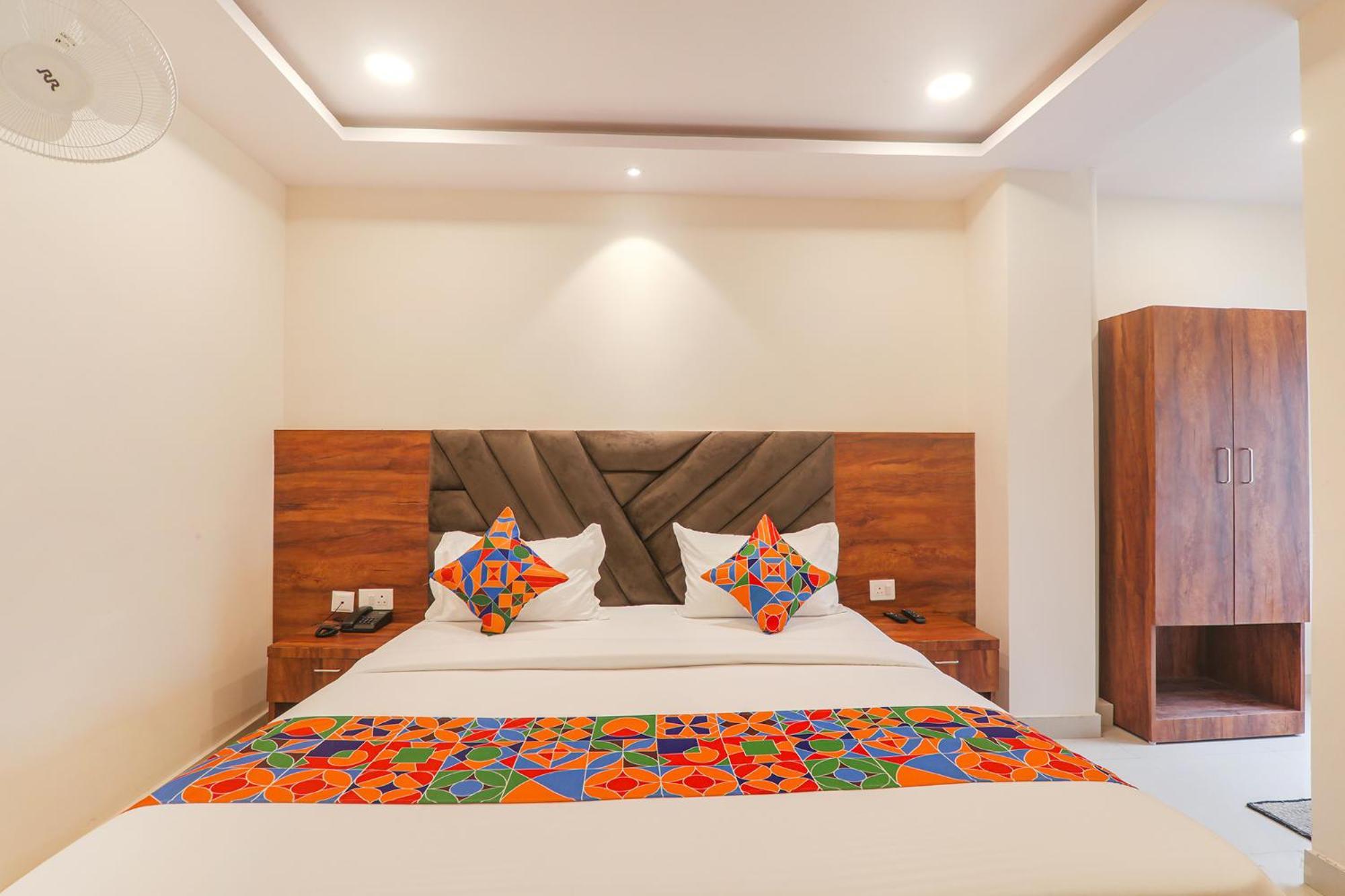 Fabhotel Rachna Palace And Banquets - Nr Lekhraj Metro Station Lucknow Esterno foto