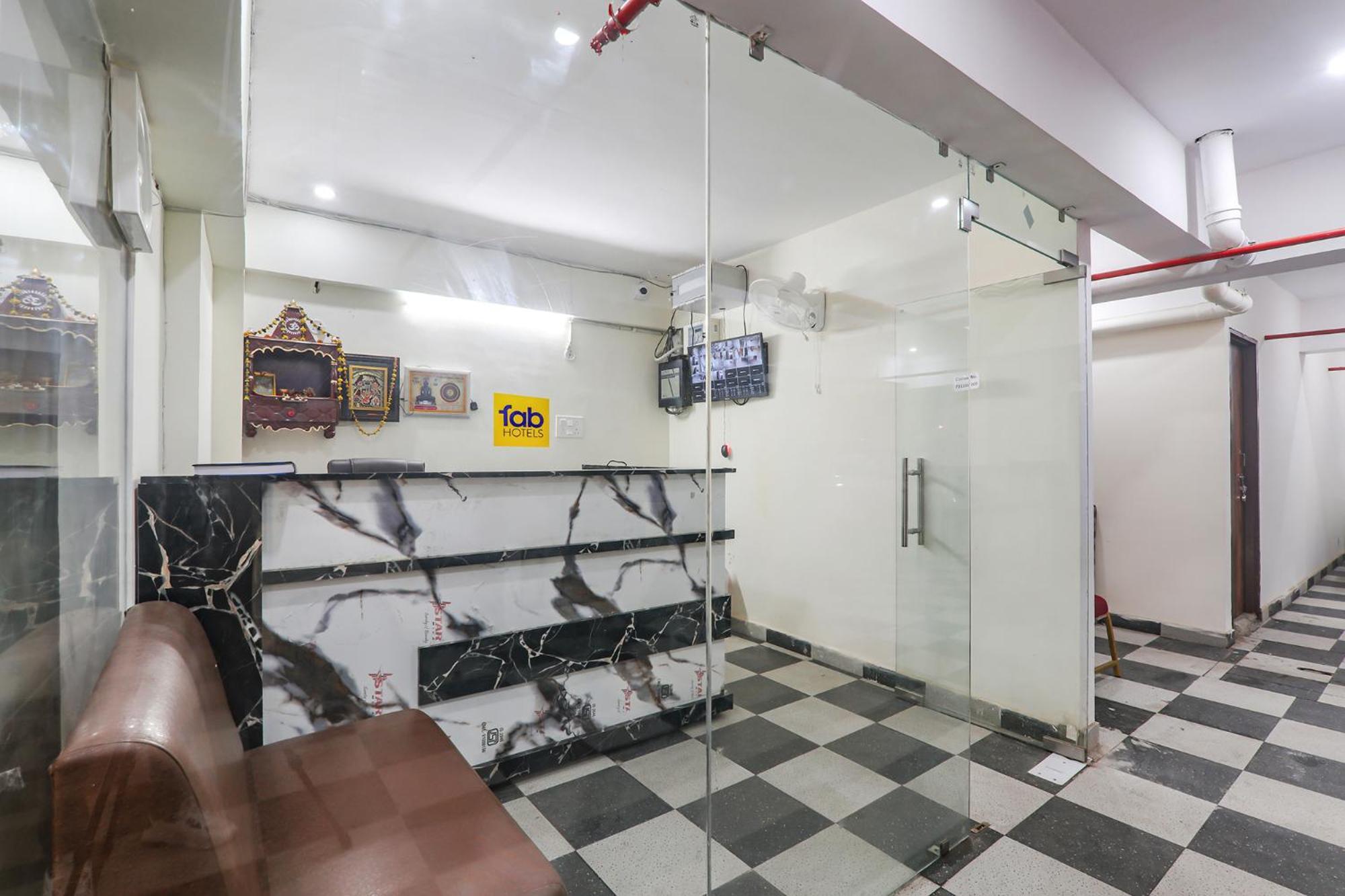 Fabhotel Rachna Palace And Banquets - Nr Lekhraj Metro Station Lucknow Esterno foto